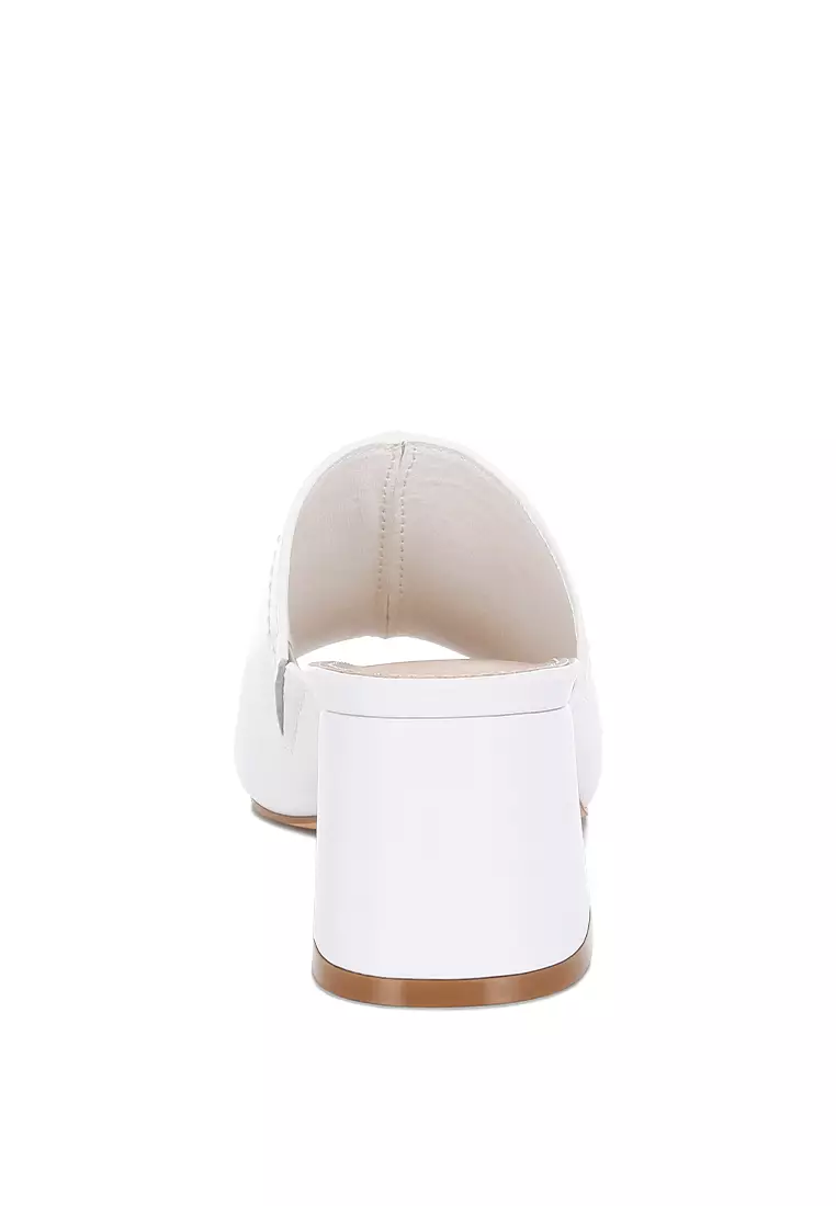 Sepatu hak kulit lembut slip-on putih