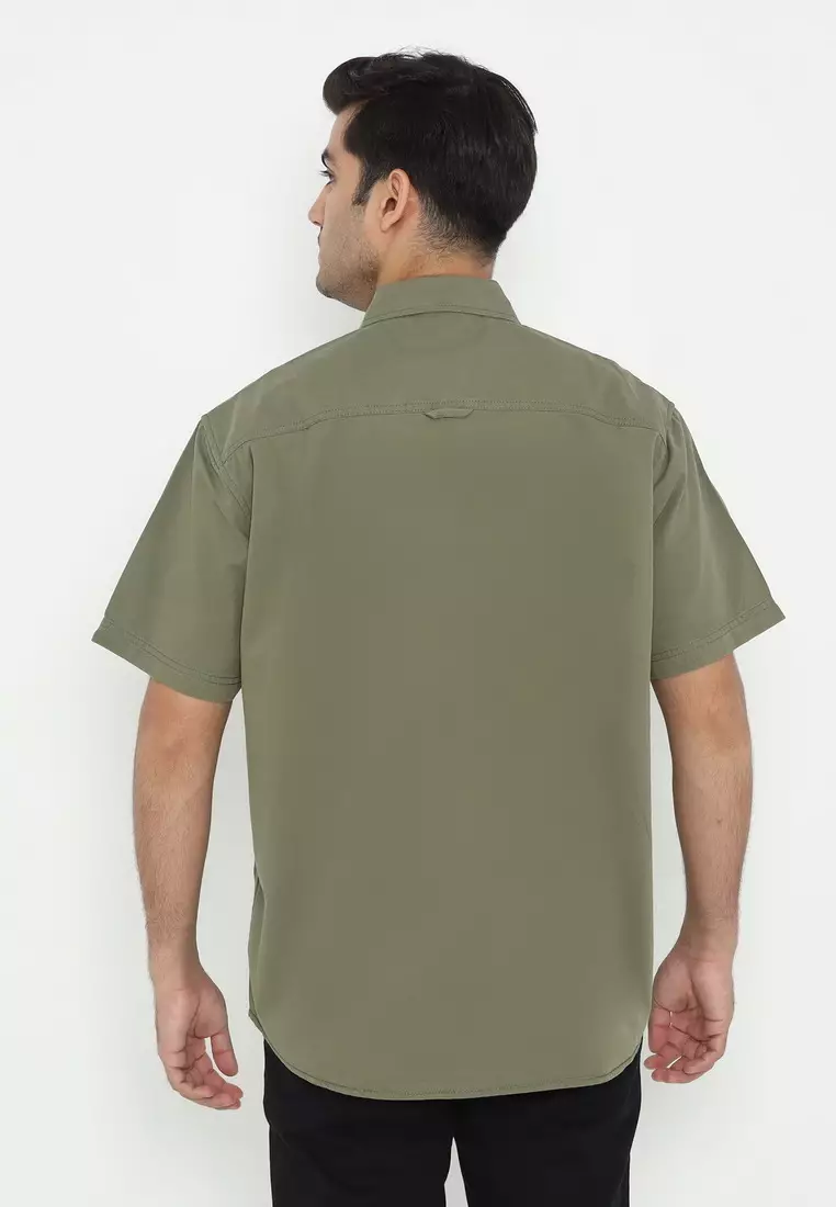 POLICE Kemeja Polos Cotton Kantong Dua Regular Fit Pria