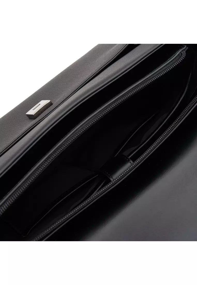 Tracey Urban Canvas Messenger Bag