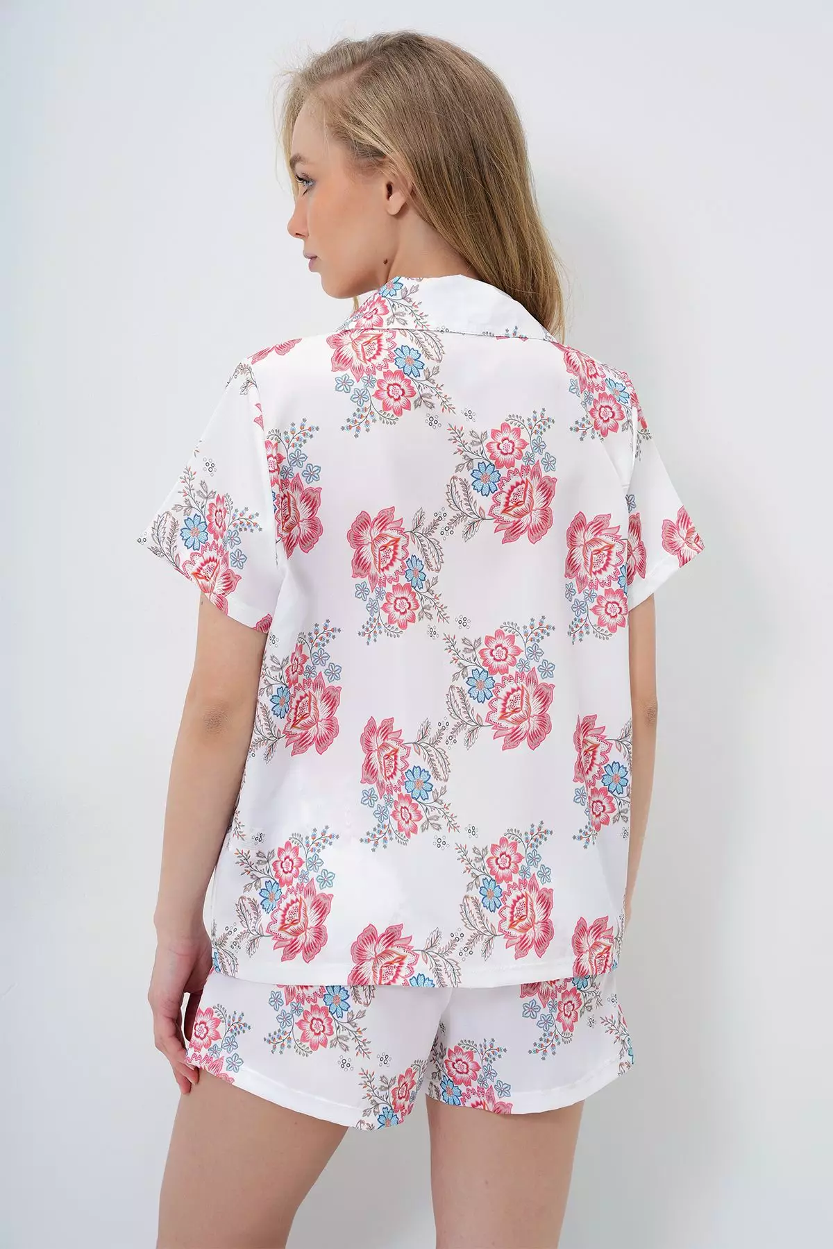 Women's Ecru Patterned Buttoned Front Woven Shirt And Shorts Pajama Set Pjm-X13890