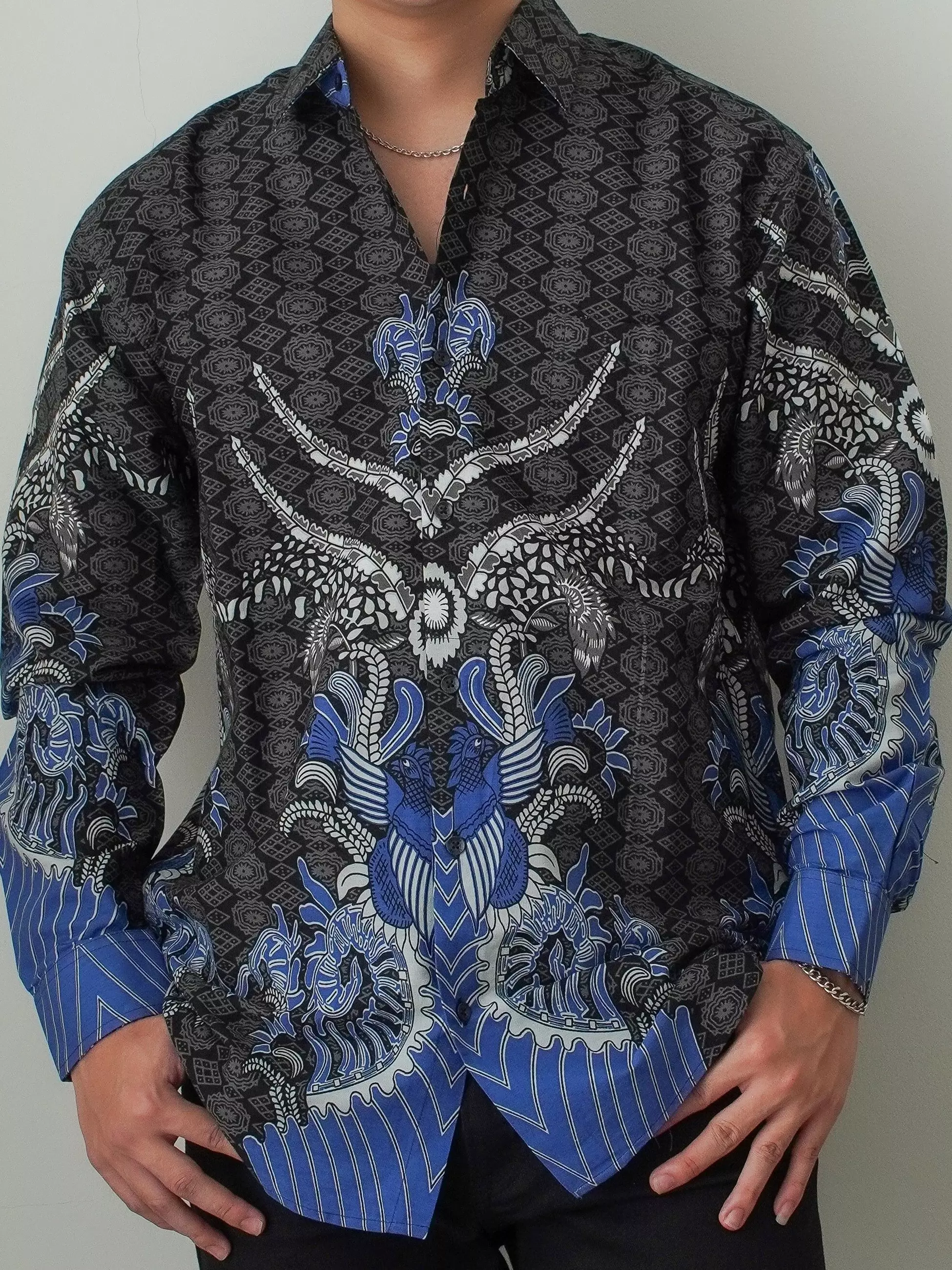Andre Michel Kemeja Batik Lengan Panjang Hitam Biru 16571