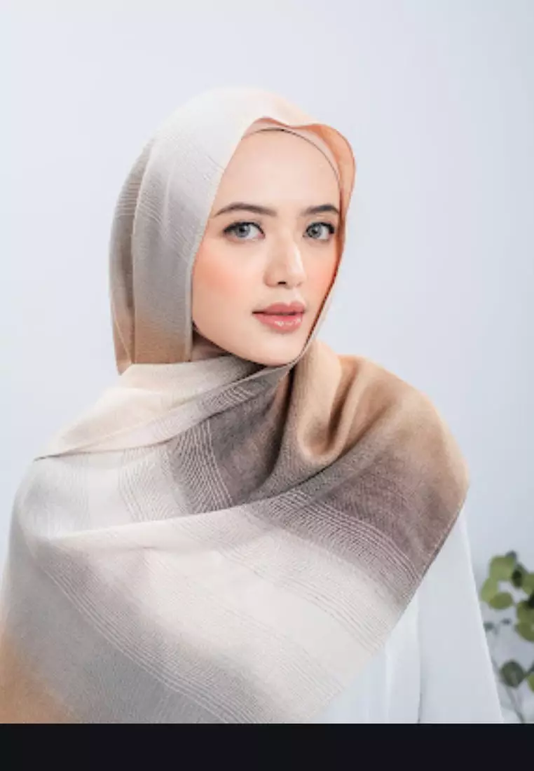 Hijab Pashmina Wanita Reversible Viscose Multicolour Vintage Pattern Pashmina Shawl Syal Wanita Ivory Mist