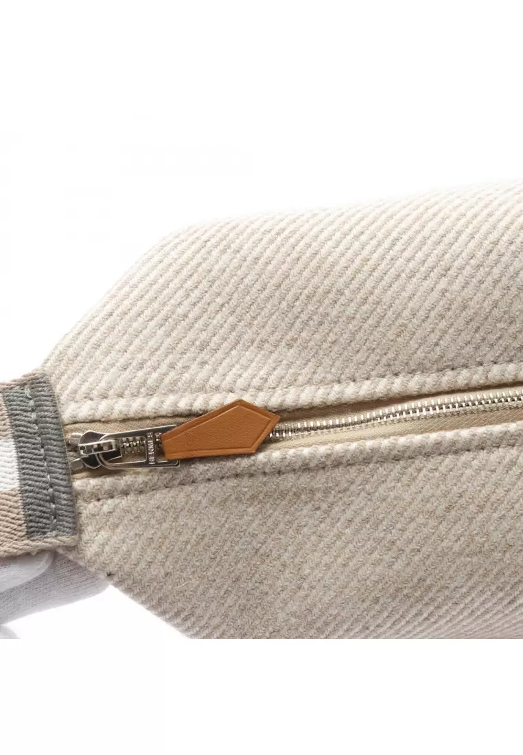 [Hermes] Hermes Bride A Black PM Canvas Handbag Pouch Vanity Hibiscus [Used] [Authenticated and Guaranteed Authentic] 209753 main image 1