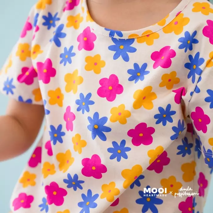 Mooi X Dinda Puspitasari Atasan Anak Perempuan T-shirt Tee - Light Green