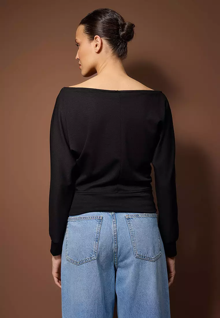 Boat Neck Knitted Blouse