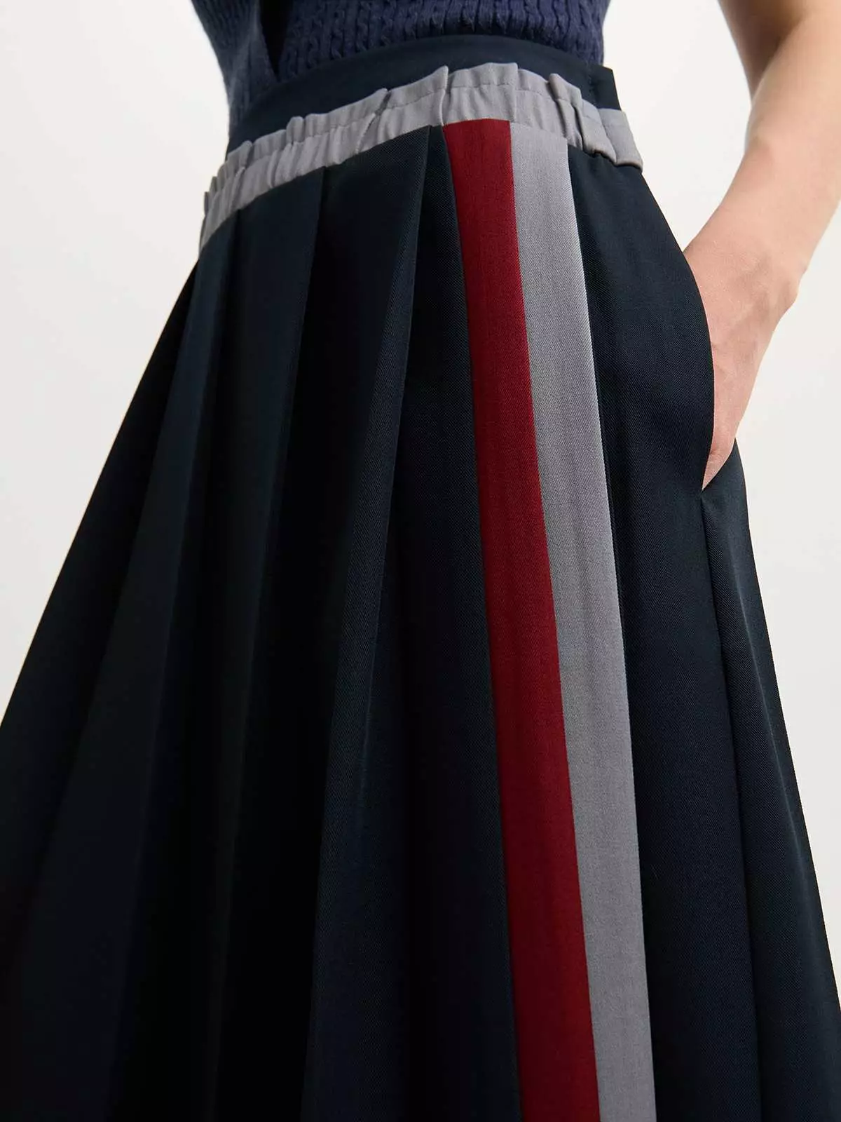 Pomelo - Rok Wanita - Pleated Skirt - Navy