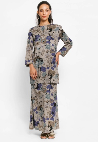 Kurung Angelina D-16 from BETTY HARDY in Blue and multi and Beige