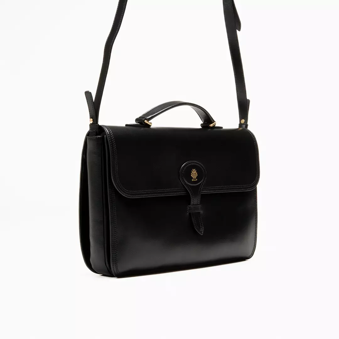 Beckett SFT Briefcase in Leather - Black