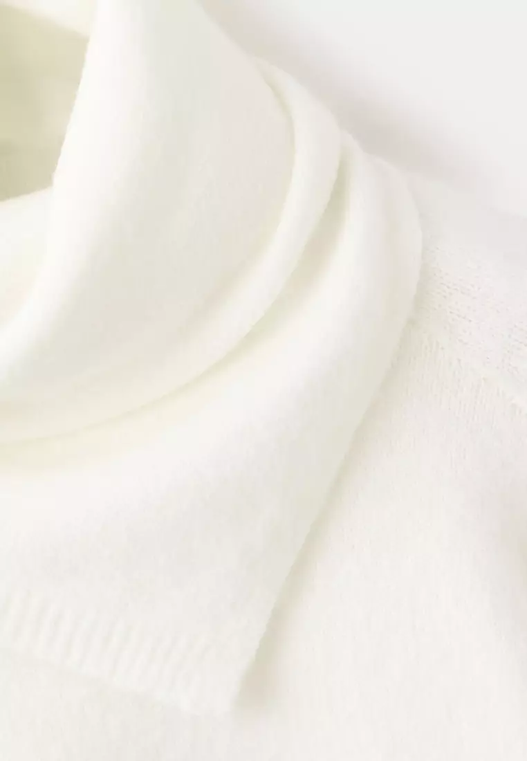 Knitted Sweater with Scarf