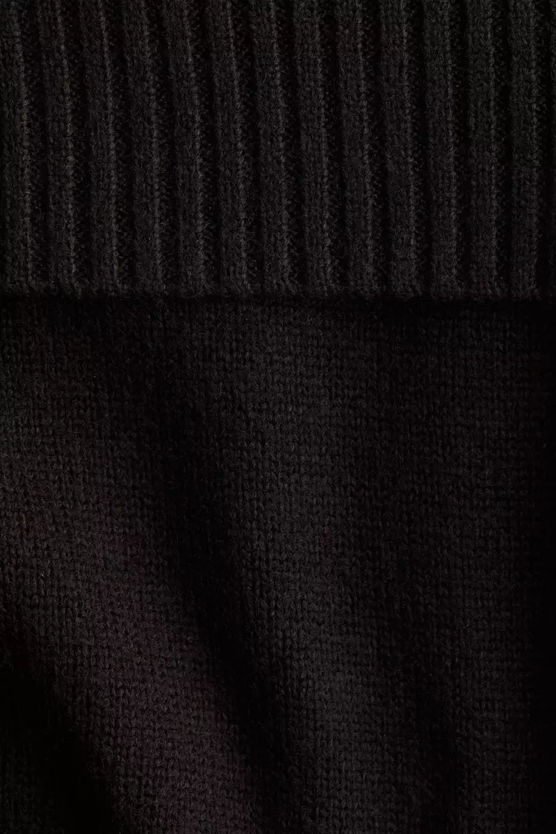 Knitted yoga pants