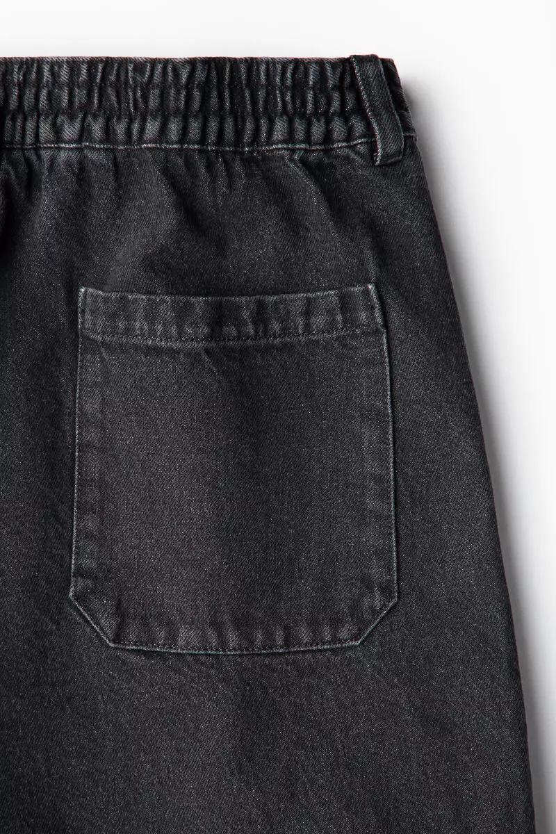 Loose Fit Cargo denim shorts