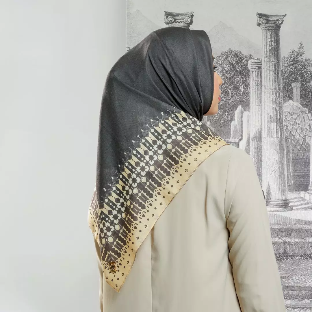 RANU Print Scarf Brown - Kerudung Hijab Segiempat Motif With BOX - Bahan Nesla - Ukuran 115x115