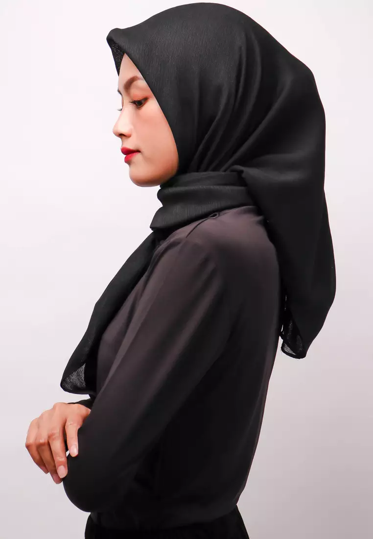 DH055 Falencia Hijab Segiempat Hitam