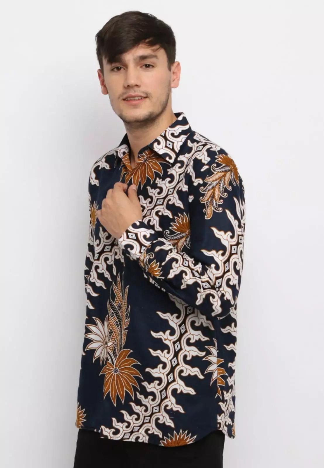 Salya Navy Kemeja Batik Pria Premium Slimfit Modern Lengan Panjang