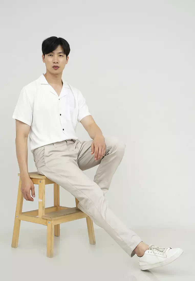 Kemeja bowling shirt pria lengan pendek putih houseofcuff