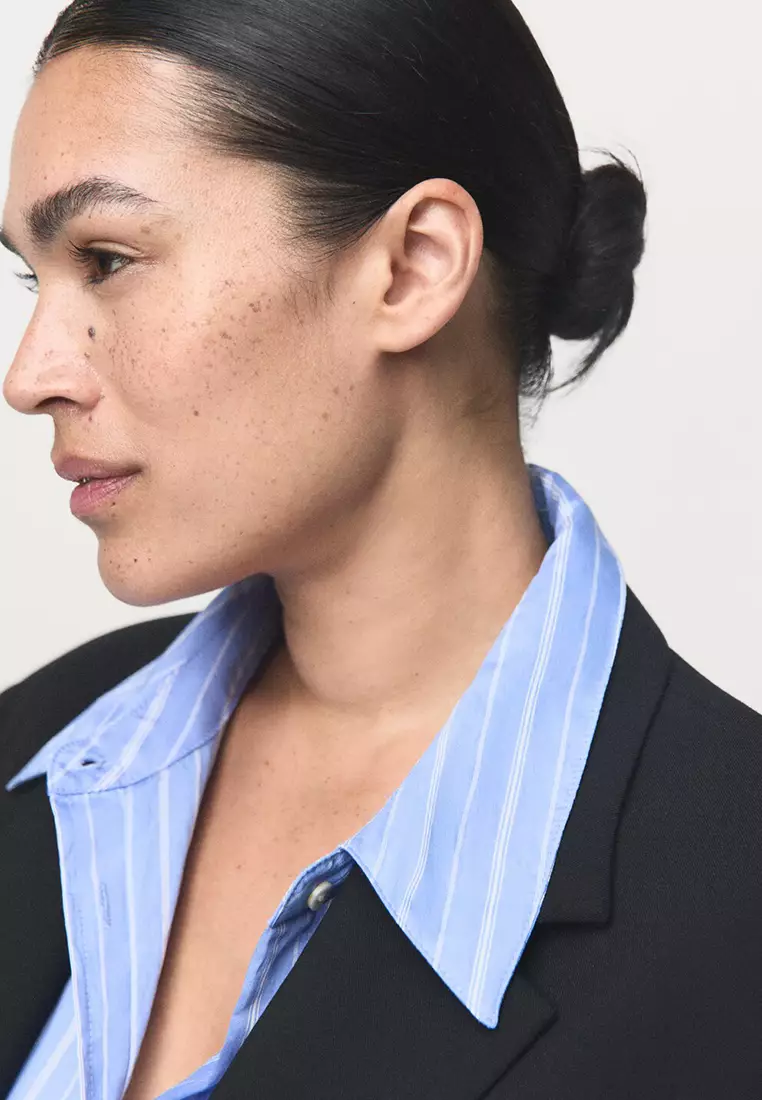 Straight Jacket With Flap Pockets