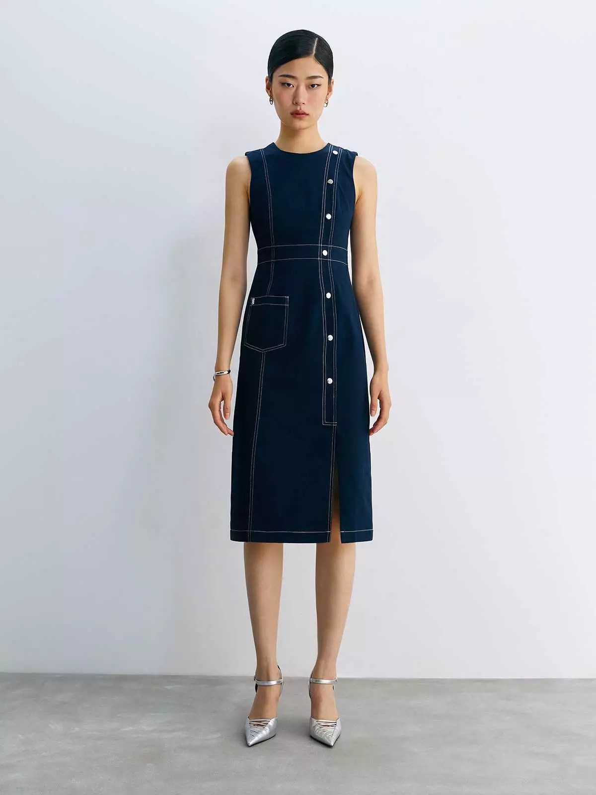 Pomelo - Dress Wanita - Contrast Stitching Detail Sleeveless Denim Mini Dress - Navy