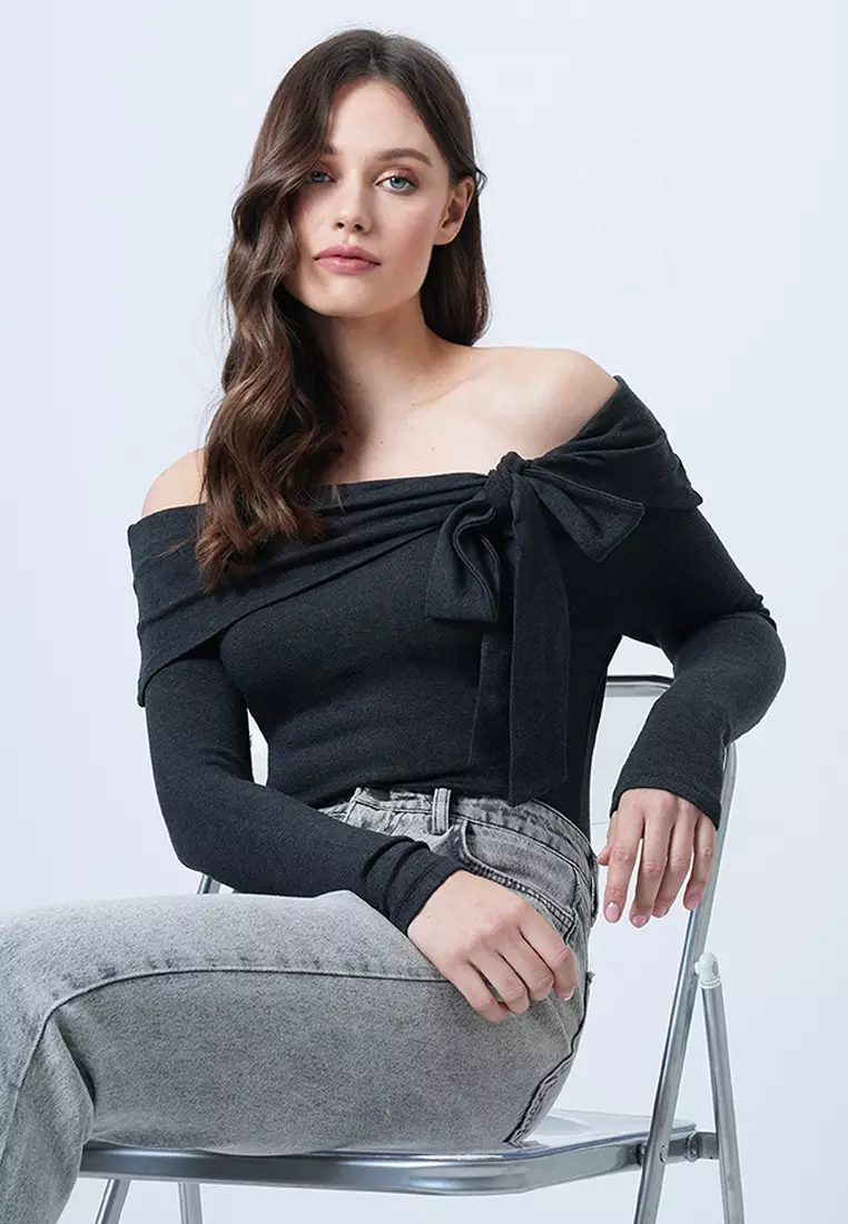 Carmen Collar Bow Blouse