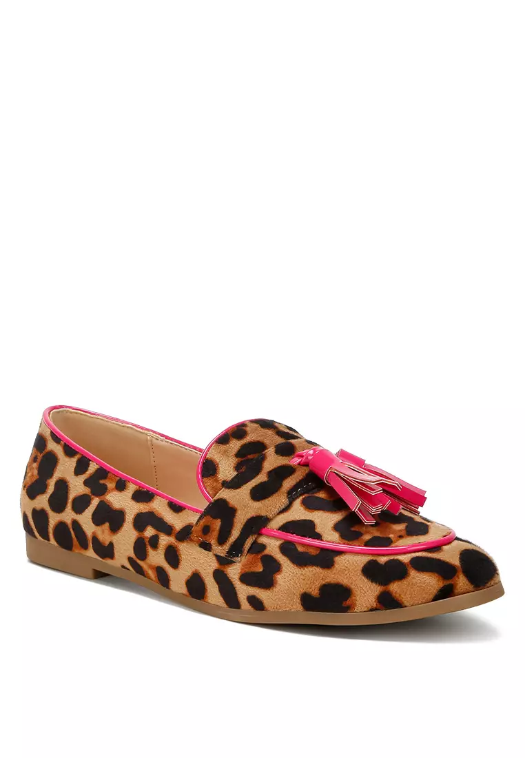 Sepatu Rumbai Suede Mikro dalam warna Leopard