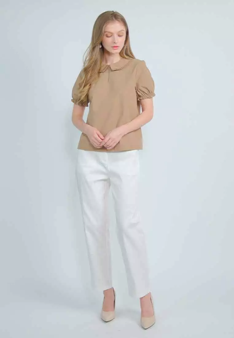 Calisette Short Sleeves Top with Embroidered Collar and Gartered Sleeves