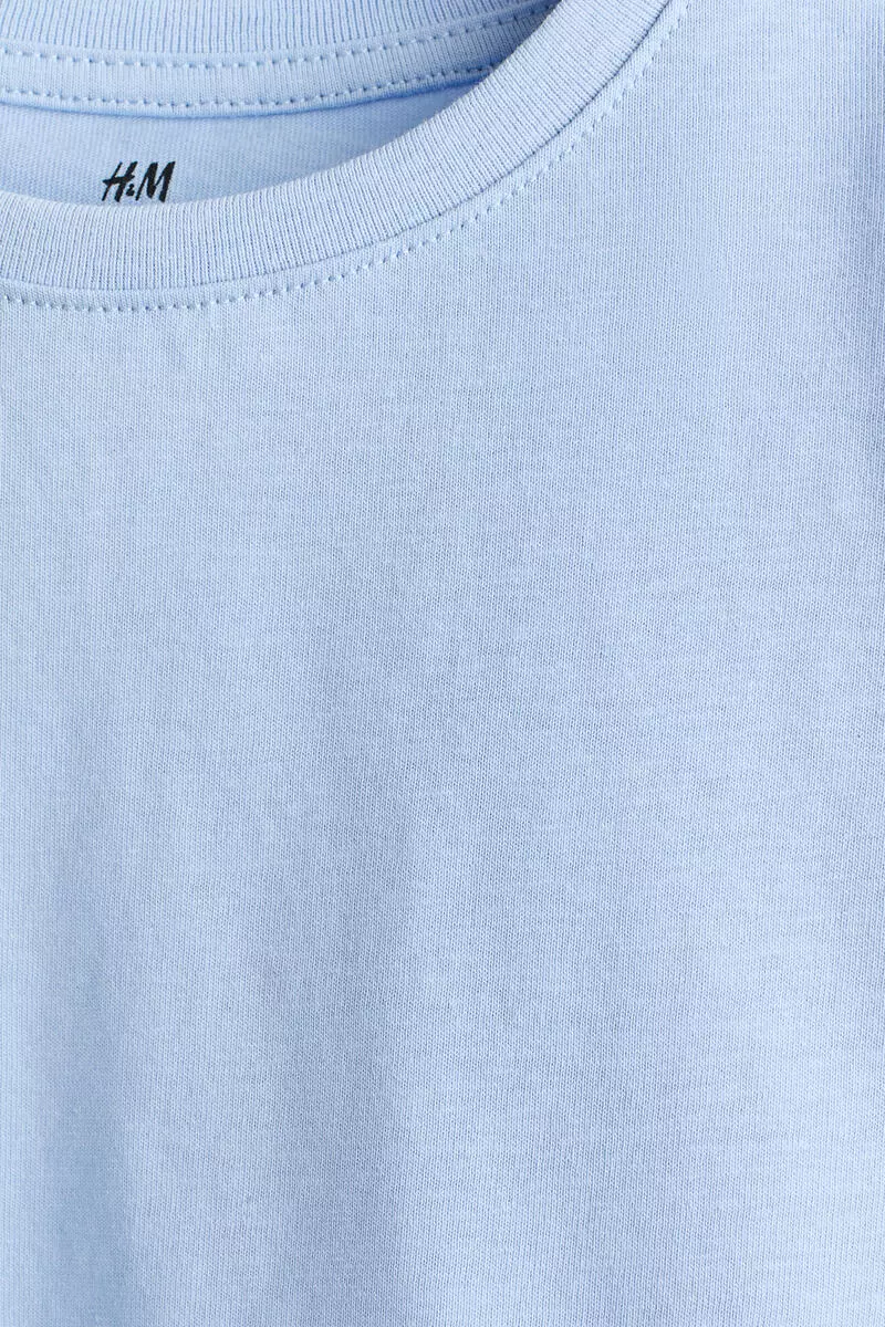 Flutter-sleeved top