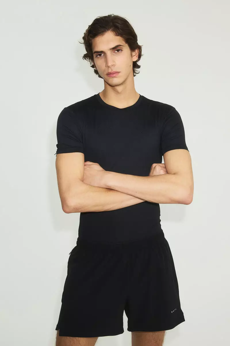 Muscle Fit Sports top with DryMove™