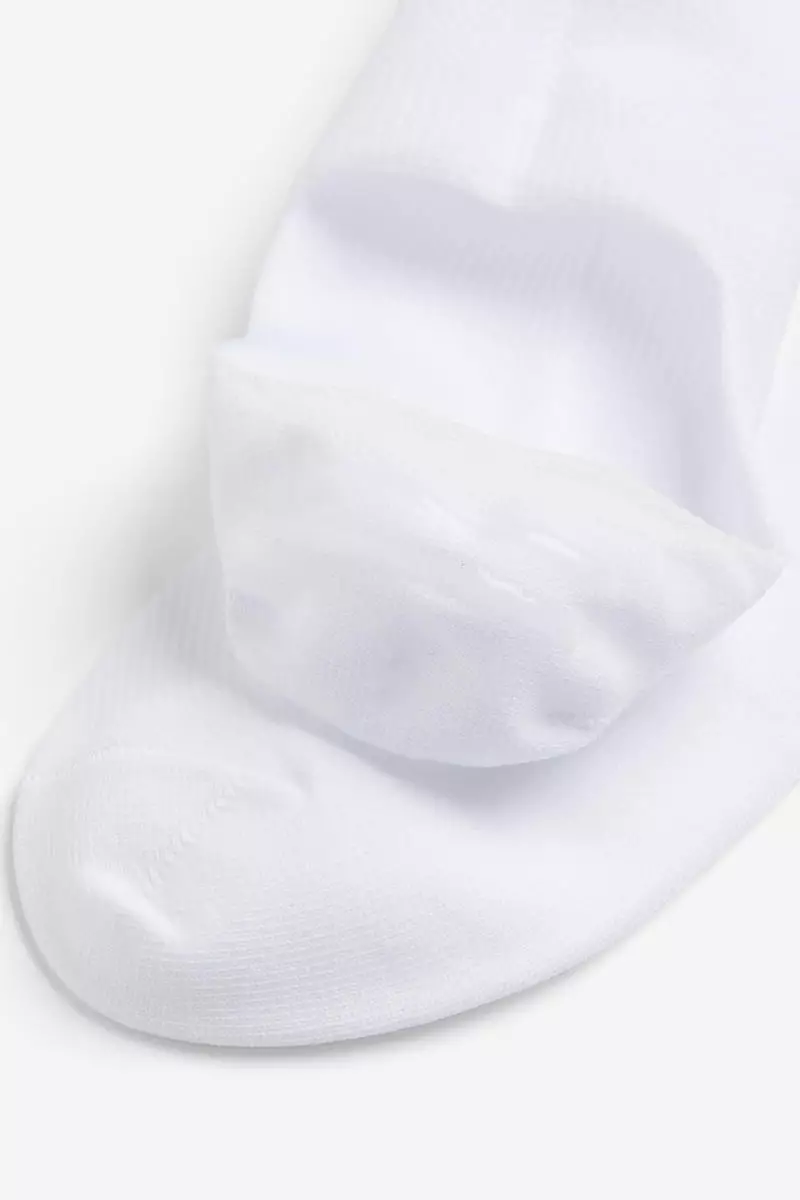 5-pack no-show sports socks with DryMove™