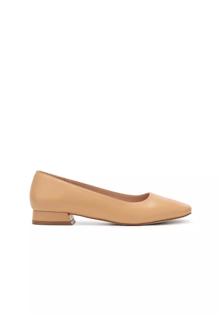 Discount on Nose  shoes - SKU: Kitten Heel Pump