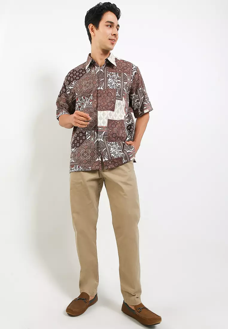 Hem Batik Reguler Fit Kontemporer