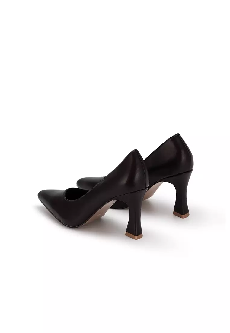 HEELED PUMP