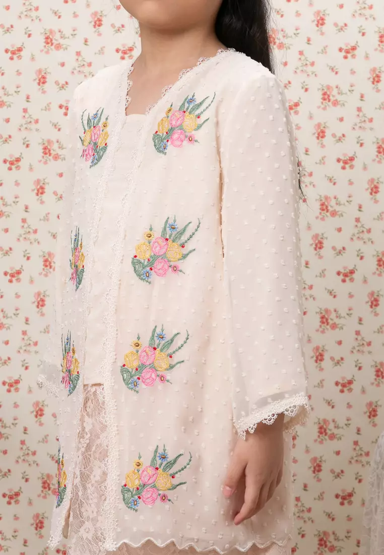 PUSPITA RECYCLED POLYESTER EMBROIDERED KEBAYA TOP