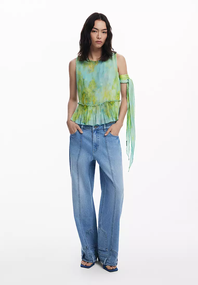 Watercolor crumpled scarf