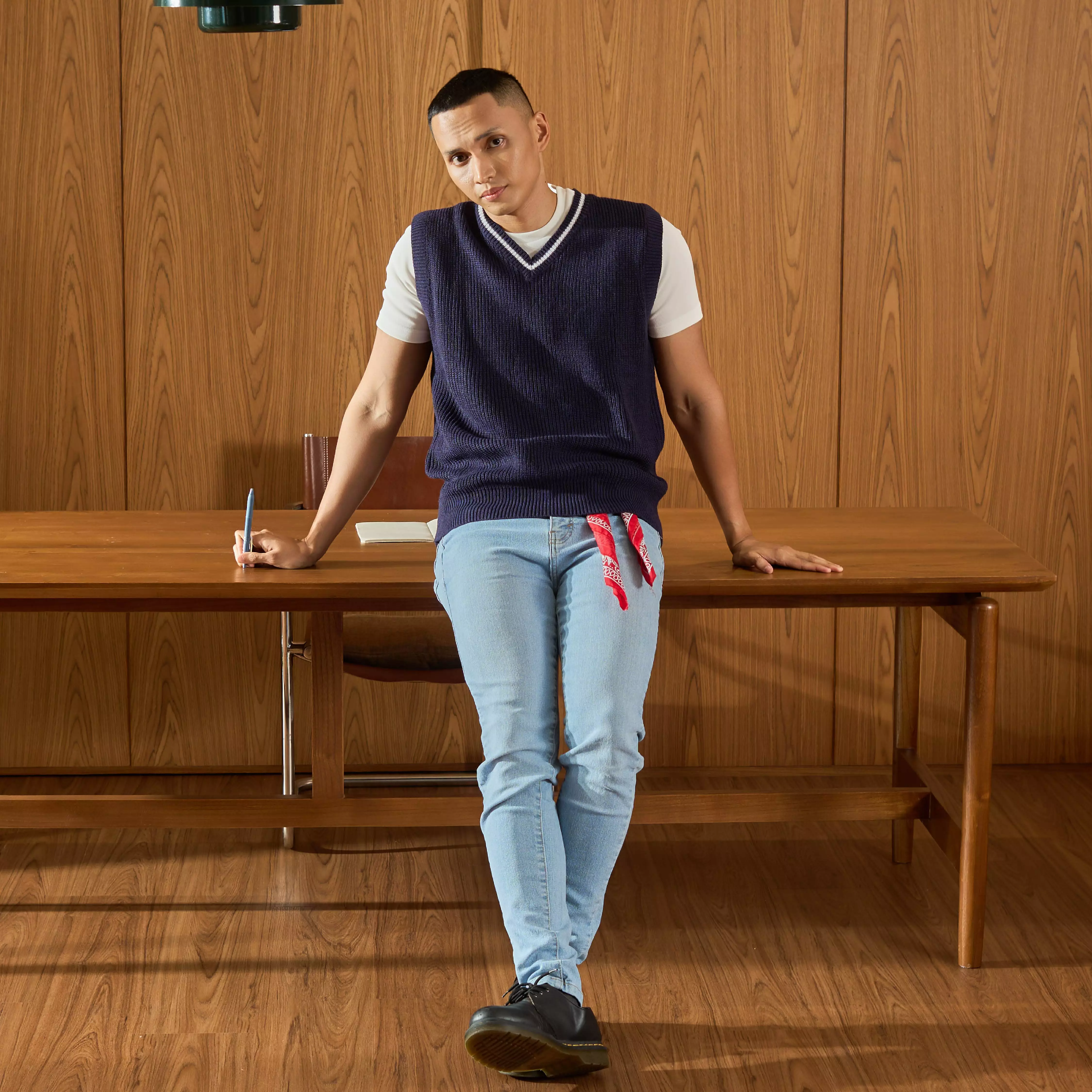 Kale Victor Navy/ Vest atau Rompi Pria premium berbahan dasar acrylic wool Casual