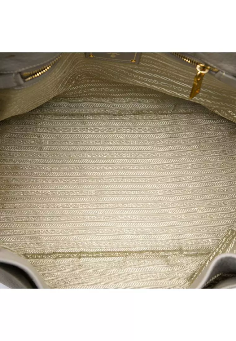 Pre-Loved Prada Vitello Daino Open Convertible Tote