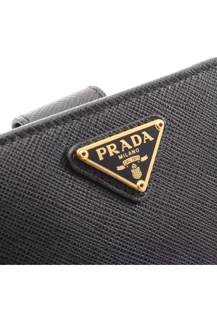 Prada Pre-Loved Prada SAFFIANO TRIANG Bi-fold wallet Saffiano