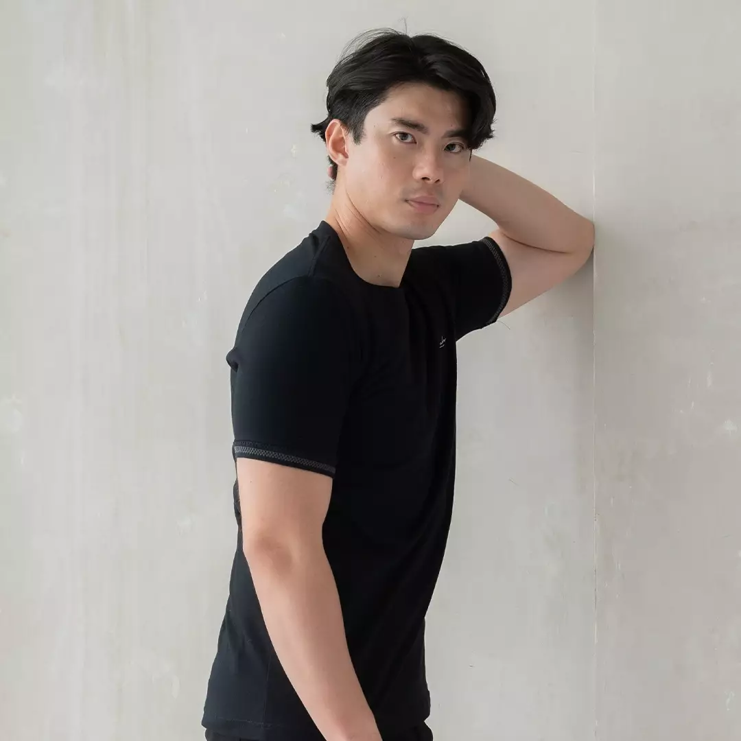 Kale DESMON BLACK / Atasan Kaos Pria / Baju Kaos Polos Pria / Cotton Combed 24S / Kaos Basic