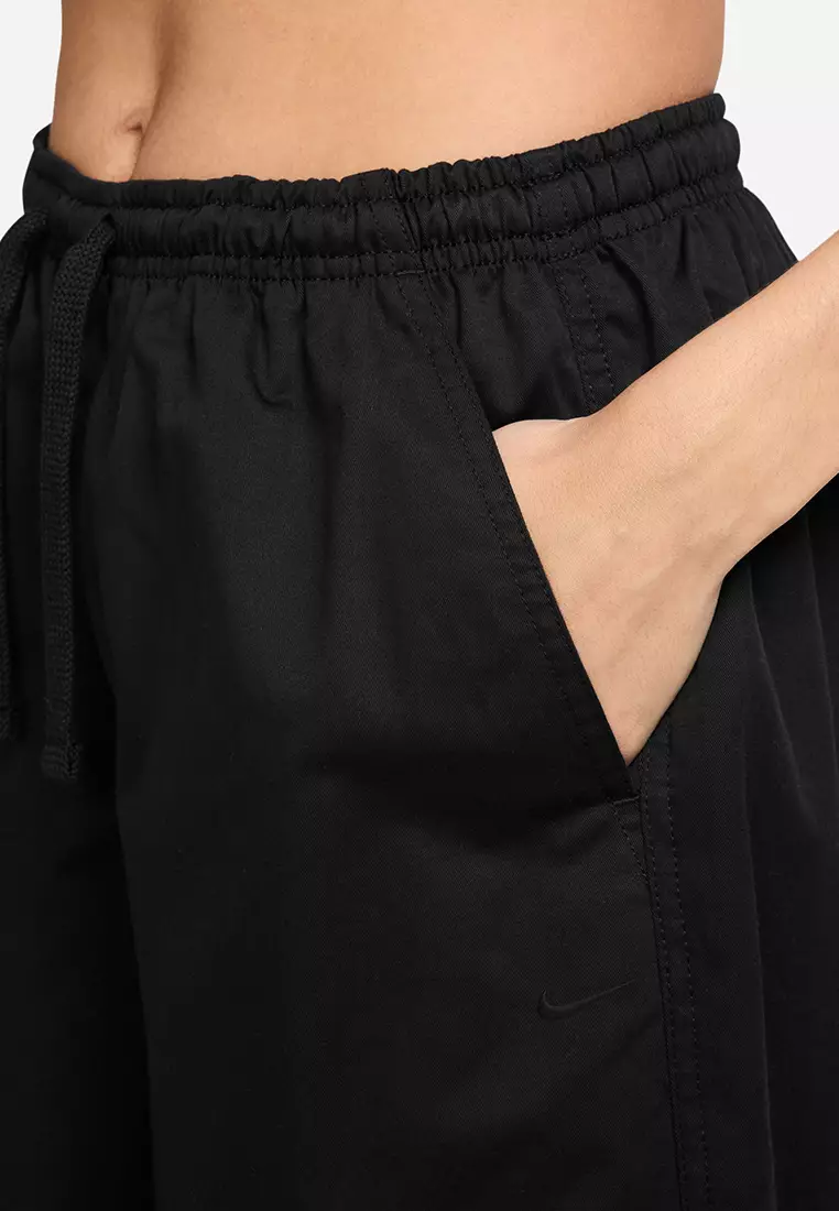 Sportswear Women's Oversized Mid-Rise Parachute Shorts