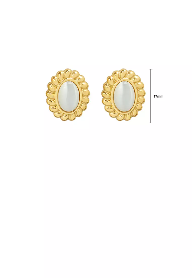 Gold oval hotsell stud earrings