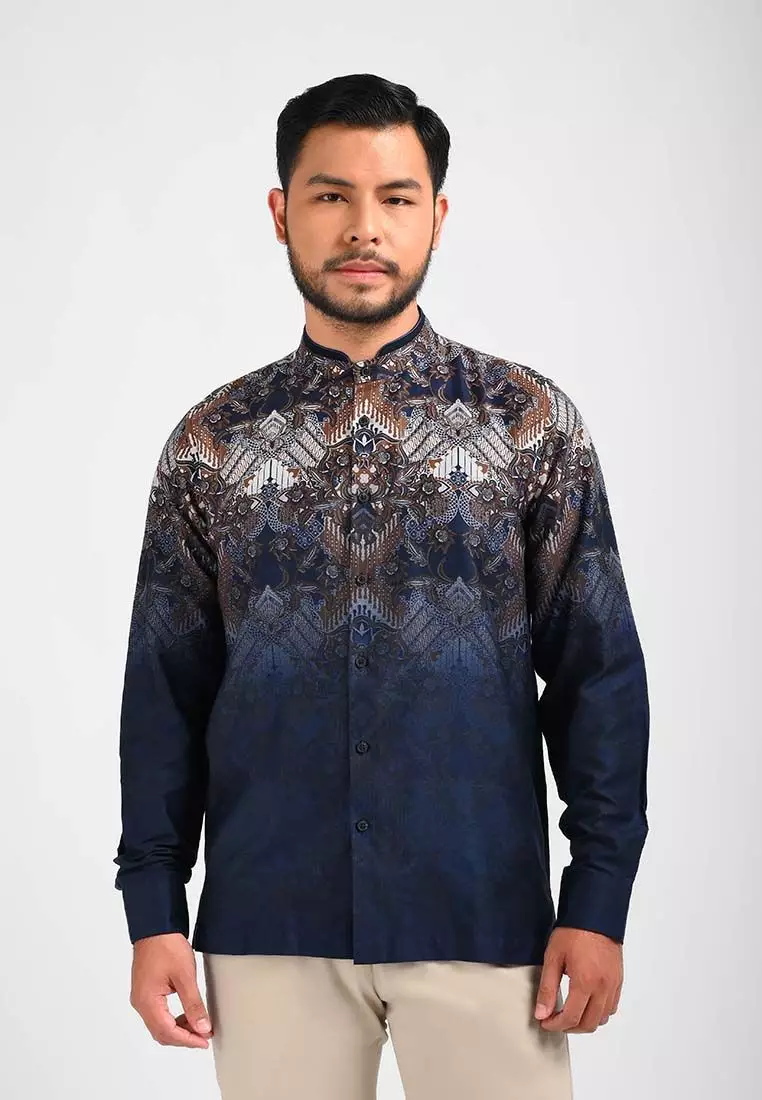 MANZONE Kemeja Batik Shanghai Lengan Panjang Pria ARDIYANTA - NAVY Warna NAVY