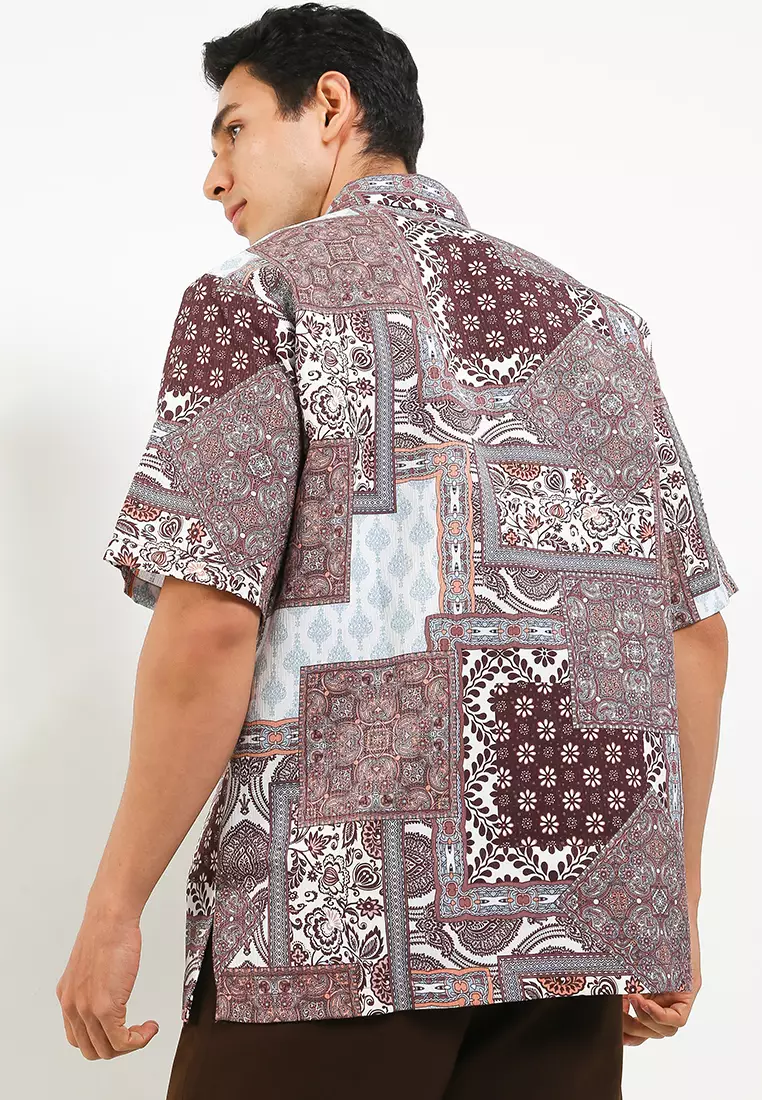 Hem Batik Reguler Fit Kontemporer