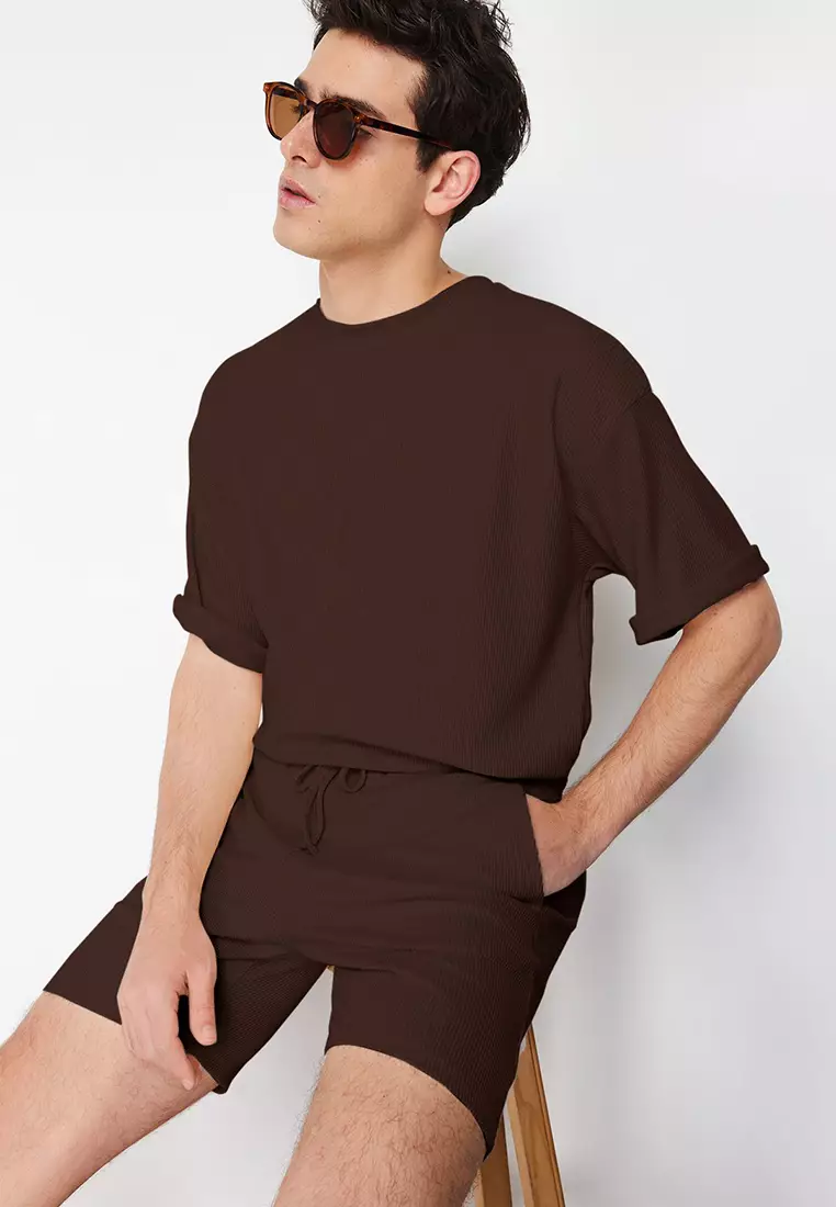 Basic Brown Regular Cut Mid Length Laced Textured Wrinkle-Free Ottoman Shorts TMNSS23SR00039