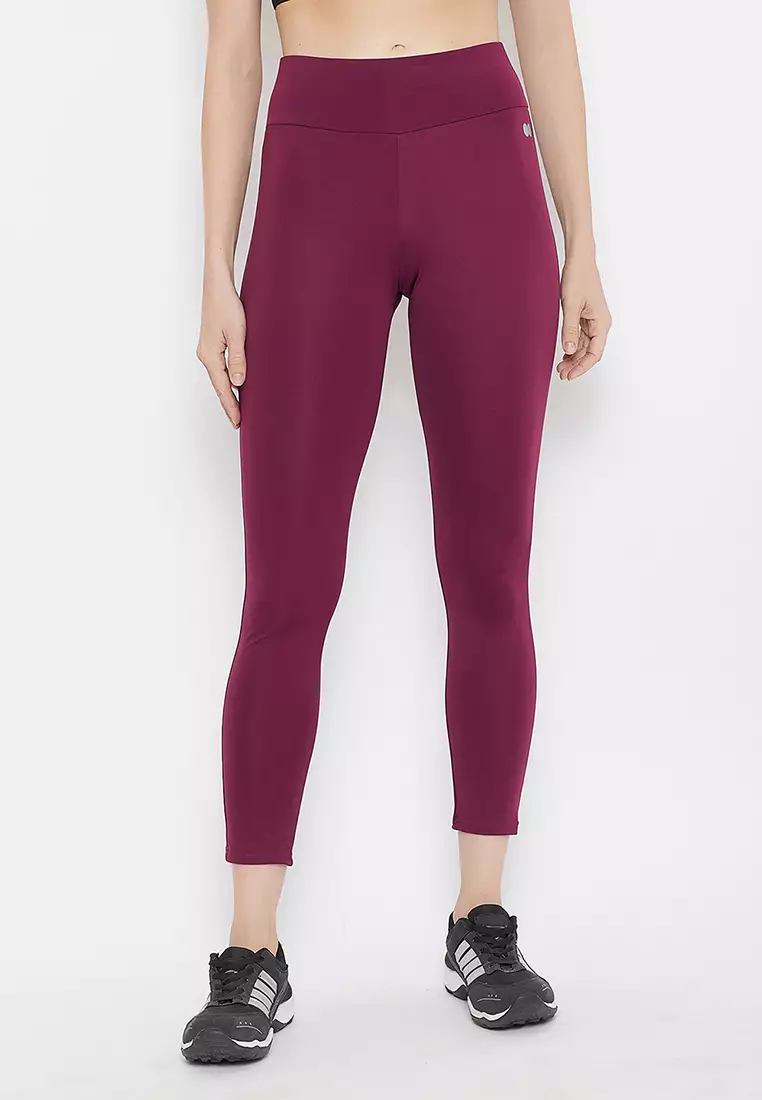 Clovia Snug Fit Active High-Waist Ankle-Length Tights in Burgundy