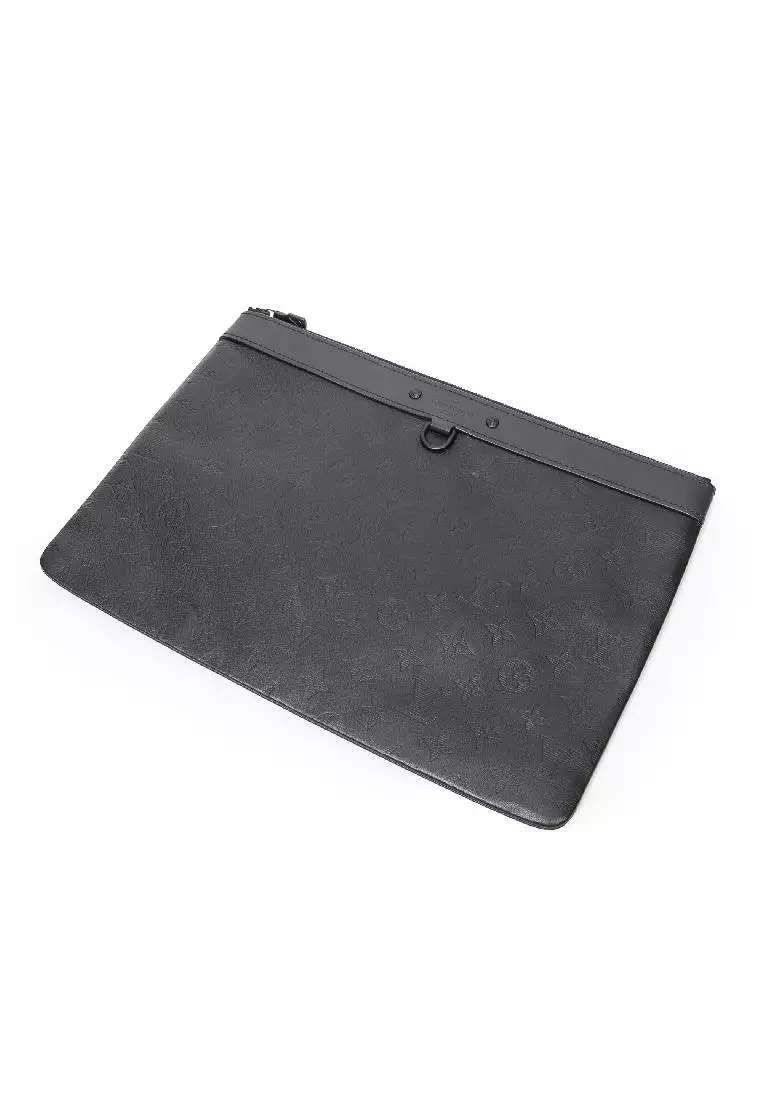 Louis Vuitton Pre loved Discovery Pochette GM ZALORA