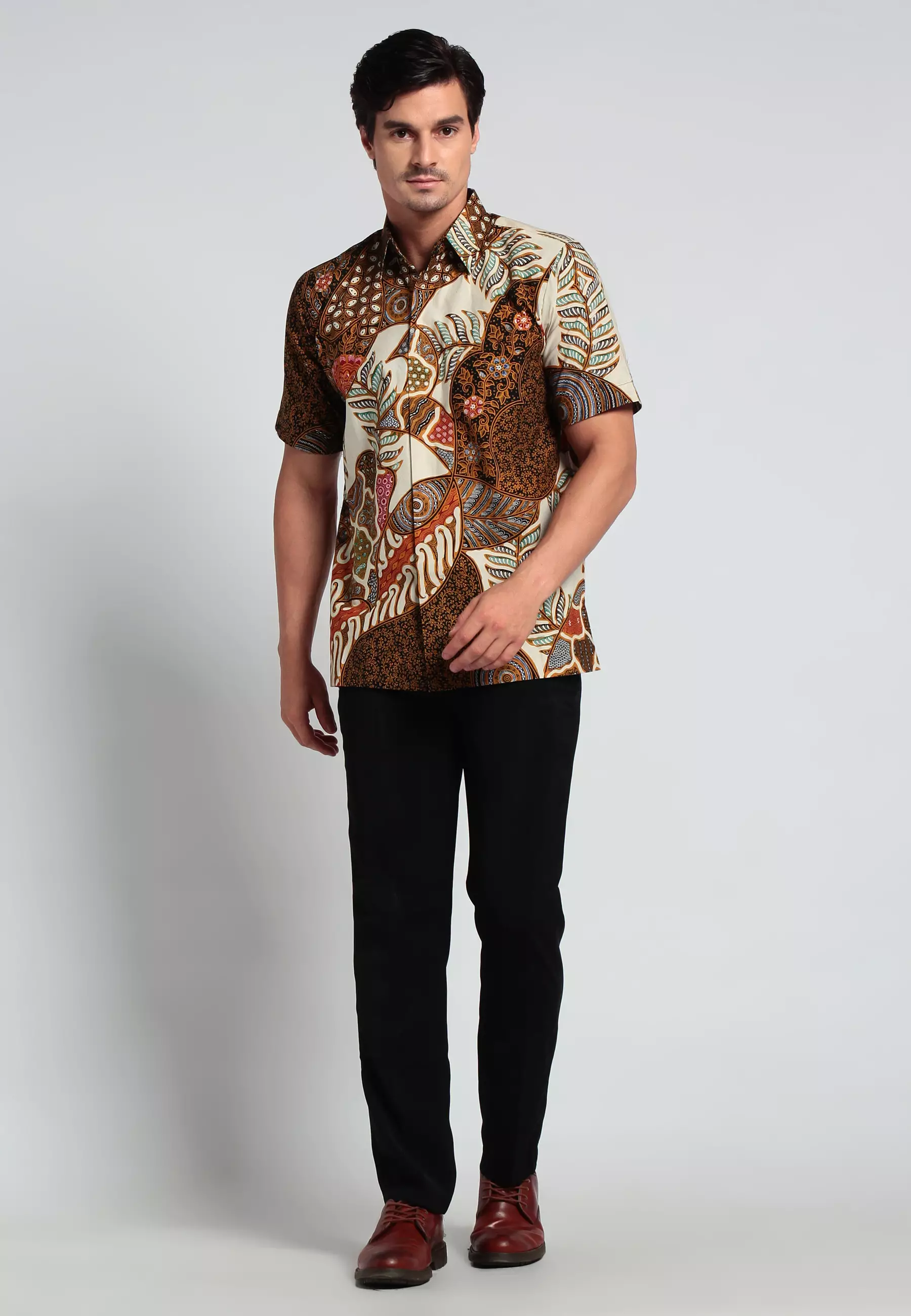 Jayadrata lengan pendek slimfit