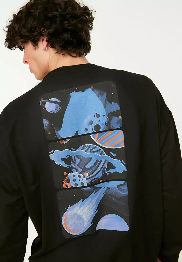 Graphic Sweatshirt