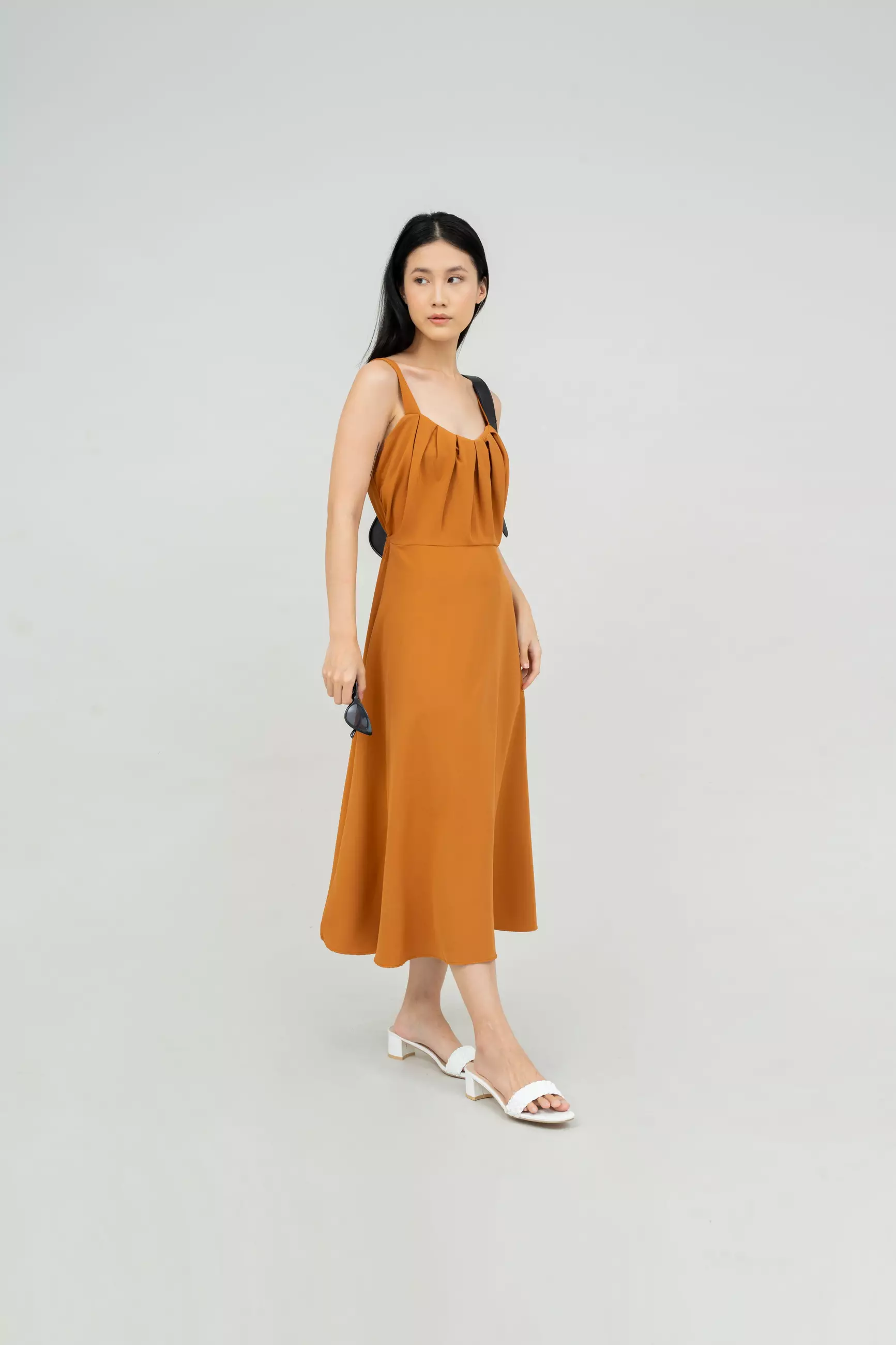 Houseofcuff Moon Dress in Mustard Dress Tanpa Lengan