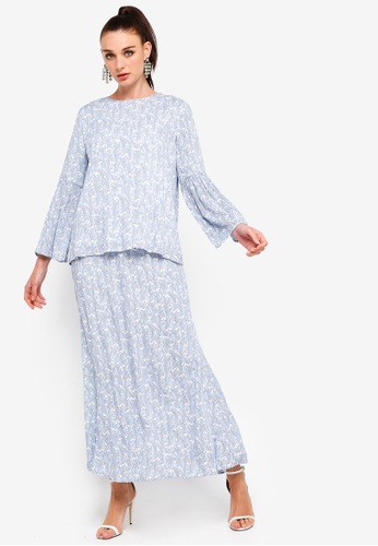 Embellished Chiffon Flare Sleeves Top Set from Zalia in Blue
