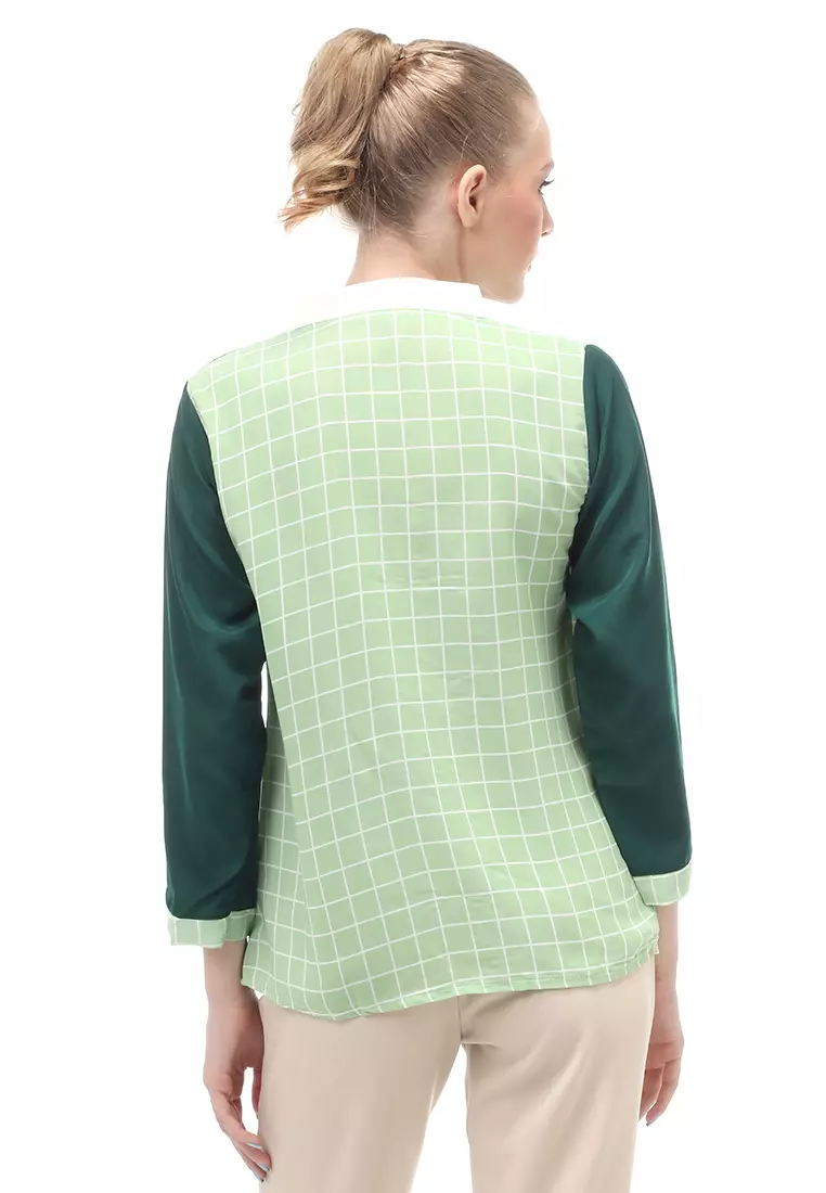 Blouse Lengan Panjang Aksen List Kerah V-neck Design Simple - Hijau