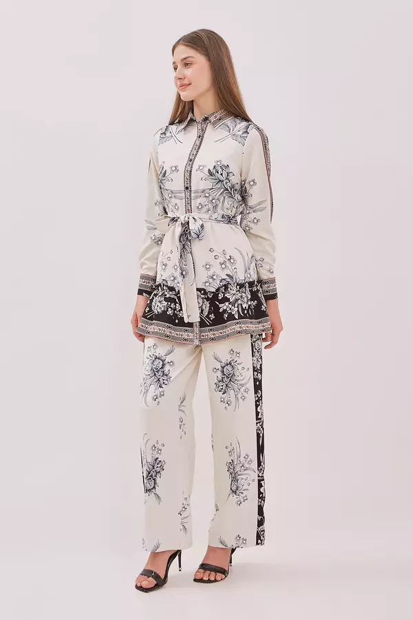 MINIMAL - Verna - Tunic Ruffle Motif Bunga - Black Colour Black