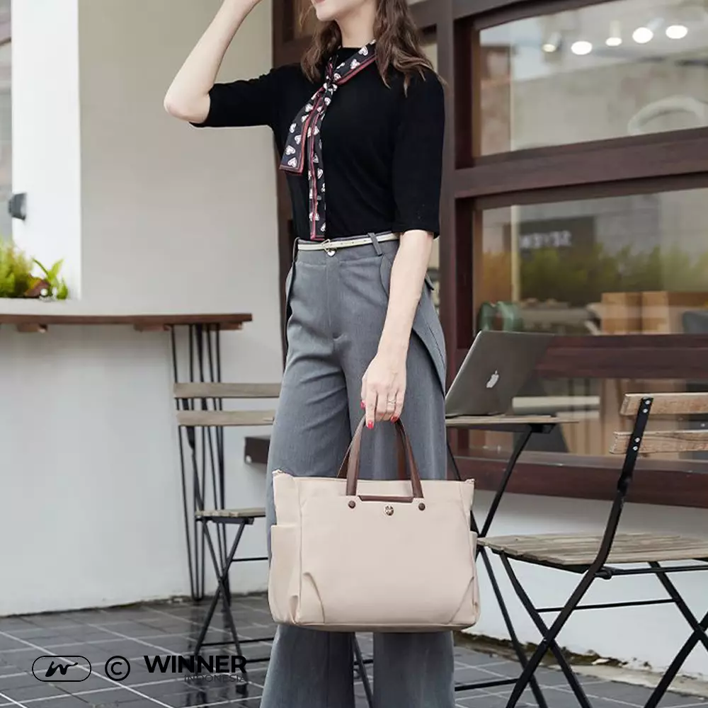 WINNER Tas Laptop 16 inch Bahu Selempang Nilon Oxford Anti-Air Wanita Korean Style Bag (T14-003) - Warna Hitam 16 inch